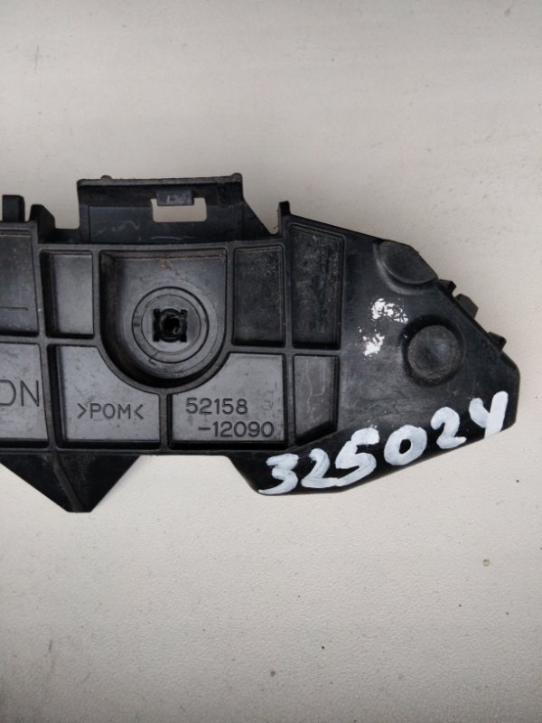 Кронштейн заднего бампера левый COROLLA 150 06-13