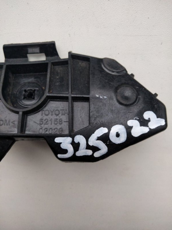 Кронштейн заднего бампера левый COROLLA 150 06-13