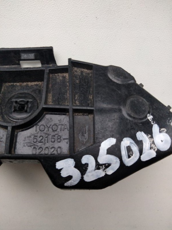 Кронштейн заднего бампера левый COROLLA 150 06-13