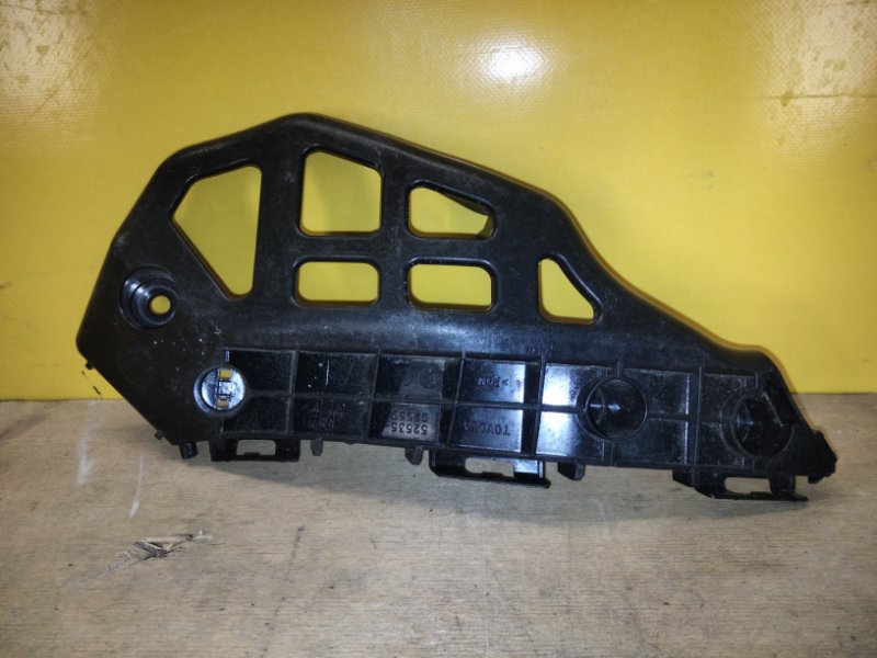 Кронштейн переднего бампера правый TOYOTA AURIS 13-18 5253502050 Б/У