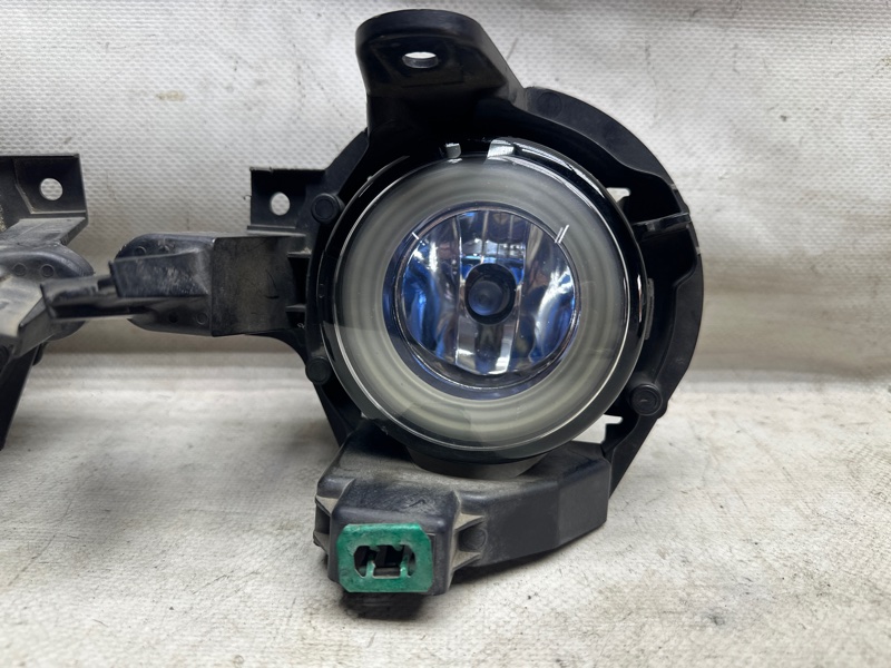 Противотуманная фара LEAF 10-17