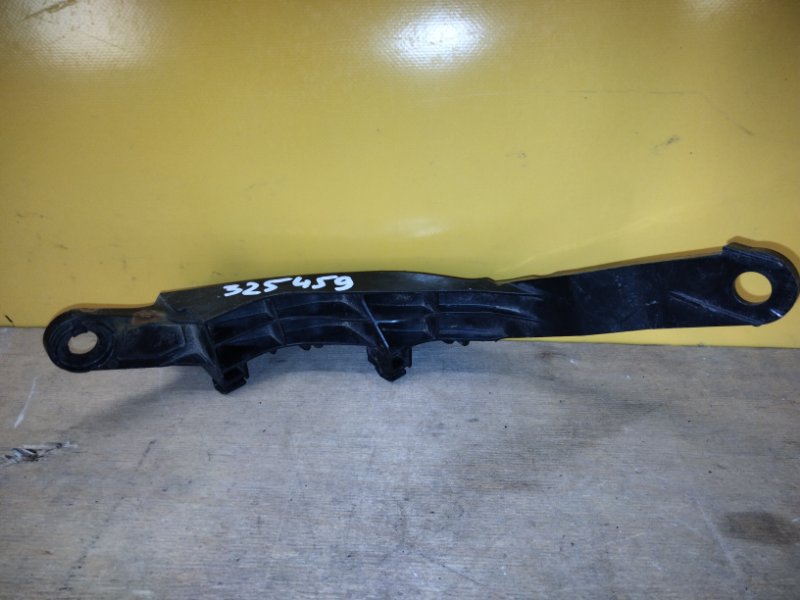 Кронштейн заднего бампера правый TOYOTA RAV4 18- 5256242060 Б/У