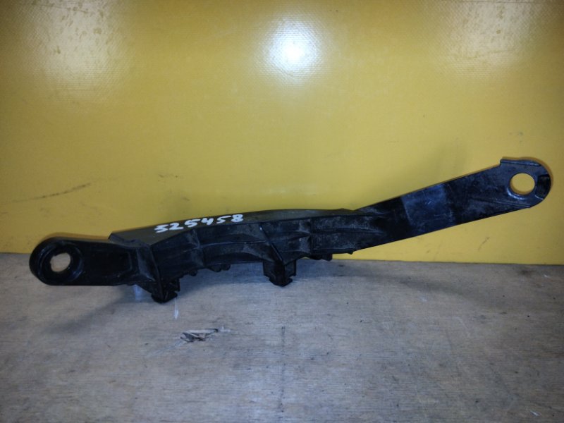 Кронштейн заднего бампера правый TOYOTA RAV4 18- 5256242060 Б/У
