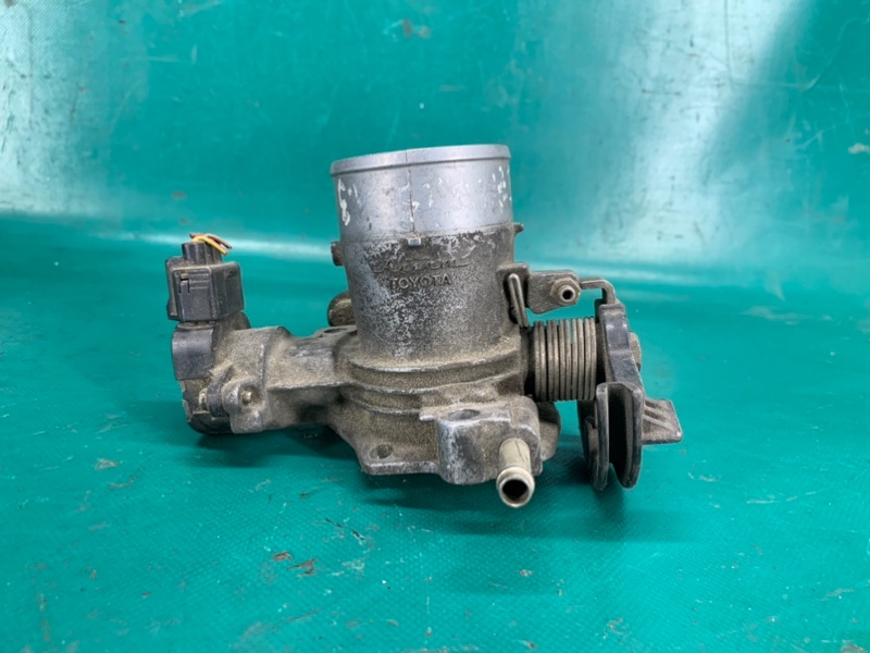 Дроссельная заслонка TOYOTA YARIS 00-05 Б/У