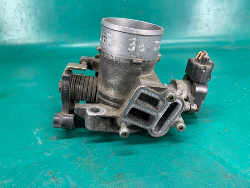 Дроссельная заслонка TOYOTA YARIS 00-05