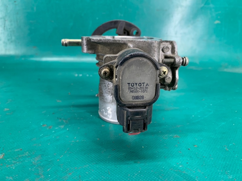 Дроссельная заслонка YARIS 00-05