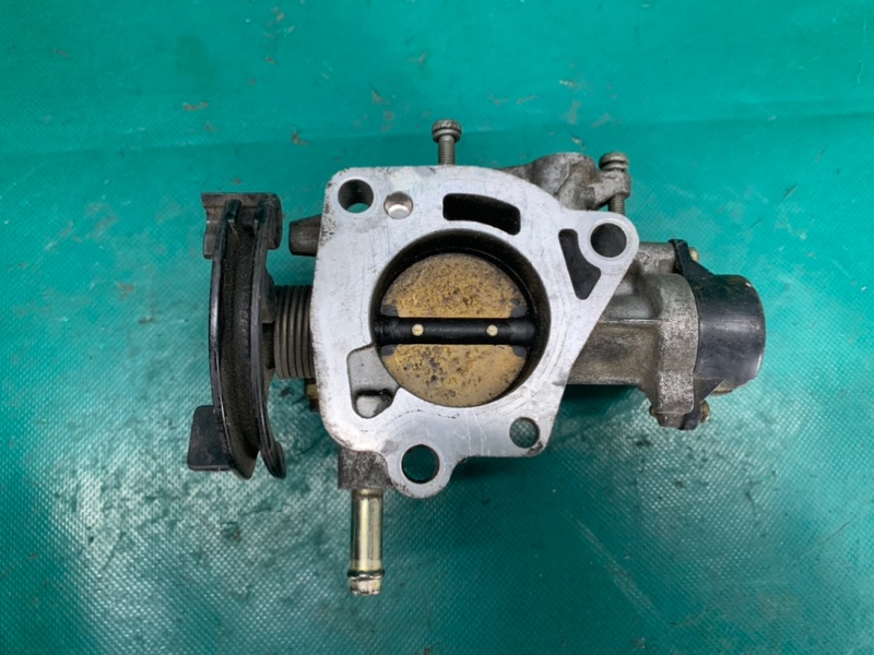 Дроссельная заслонка YARIS 00-05