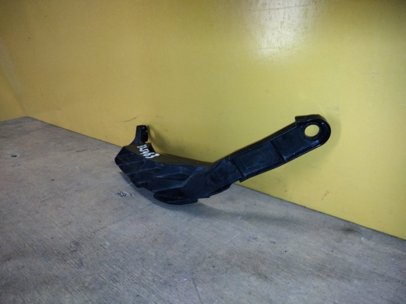 Кронштейн заднего бампера левый TOYOTA RAV4 18-