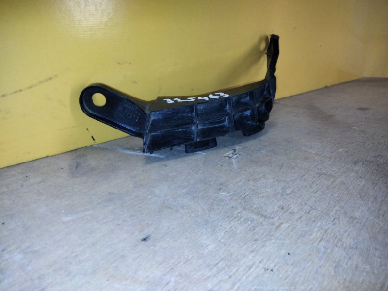 Кронштейн заднего бампера левый RAV4 18-