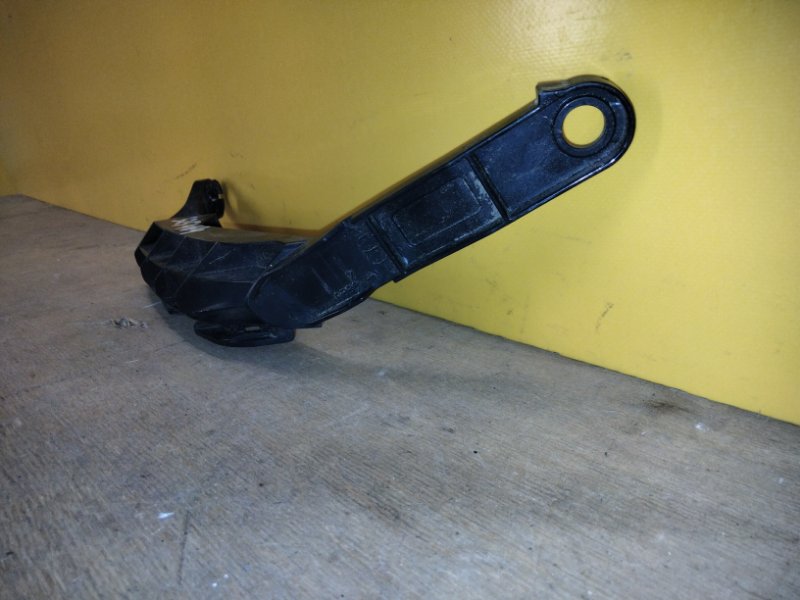 Кронштейн заднего бампера левый TOYOTA RAV4 18-