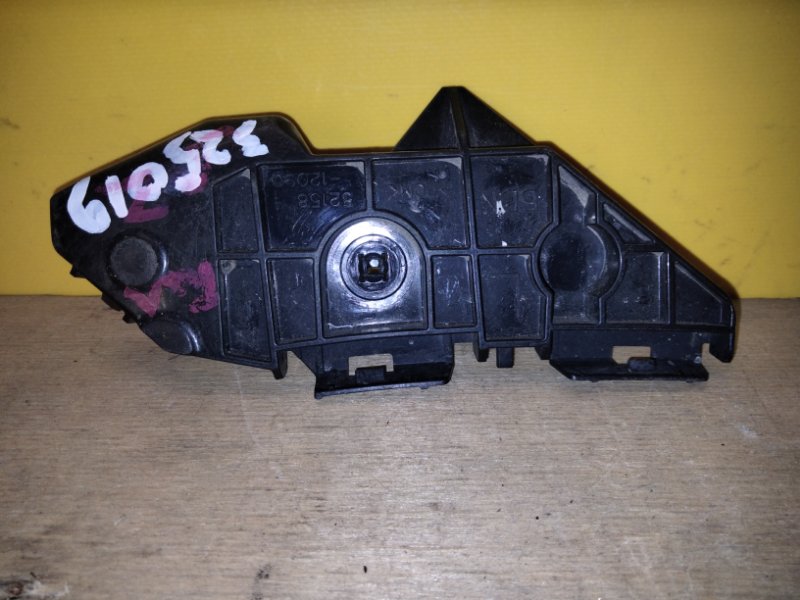 Кронштейн заднего бампера левый TOYOTA COROLLA 150 06-13 5215812090 Б/У