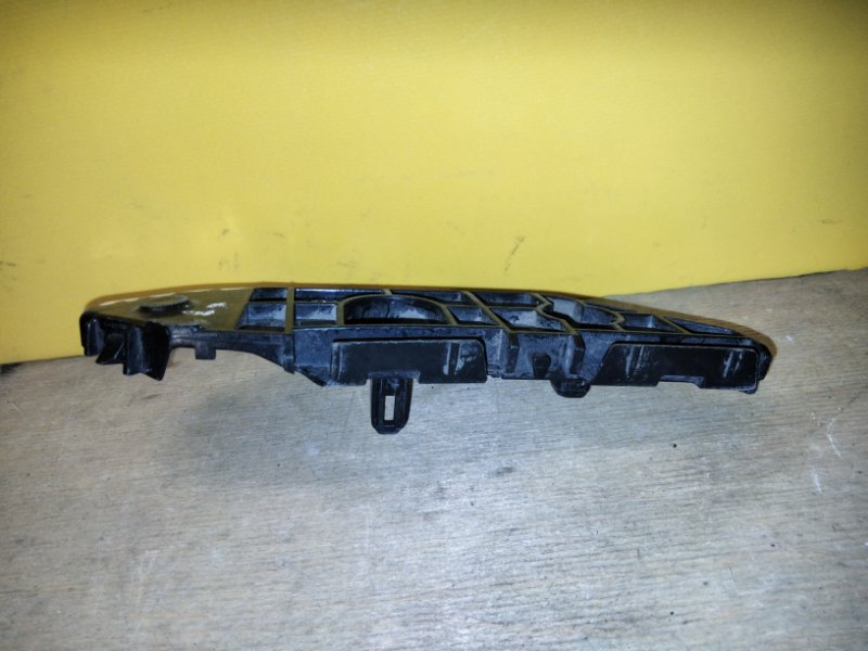 Кронштейн заднего бампера левый TOYOTA COROLLA 150 06-13
