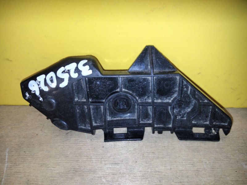 Кронштейн заднего бампера левый TOYOTA COROLLA 150 06-13 5215802020 Б/У