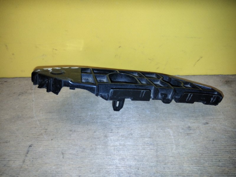 Кронштейн заднего бампера левый TOYOTA COROLLA 150 06-13