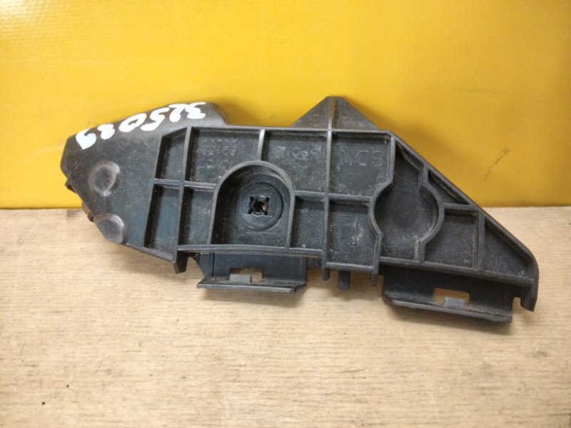 Кронштейн заднего бампера левый TOYOTA COROLLA 150 06-13 5215802020 Б/У