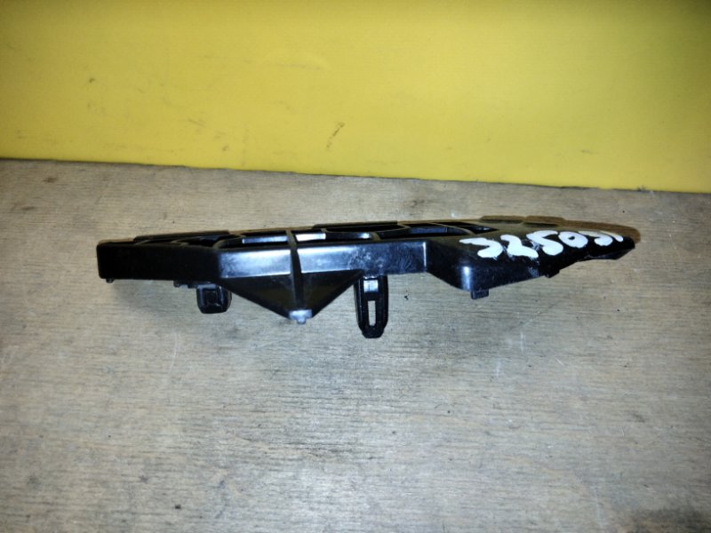 Кронштейн заднего бампера левый COROLLA 150 06-13 Кронштейн заднего бампера левый COROLLA 150 06-13