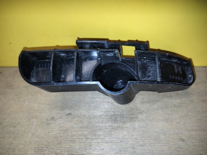 Кронштейн заднего бампера правый LEXUS CT200 11-17 5256276010 Б/У