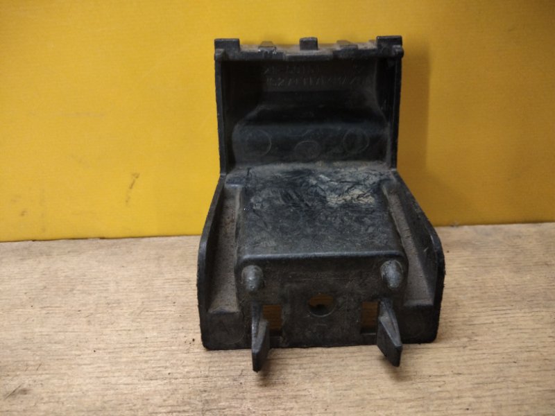 Кронштейн переднего бампера (под фарой) левый CX-7 06-12