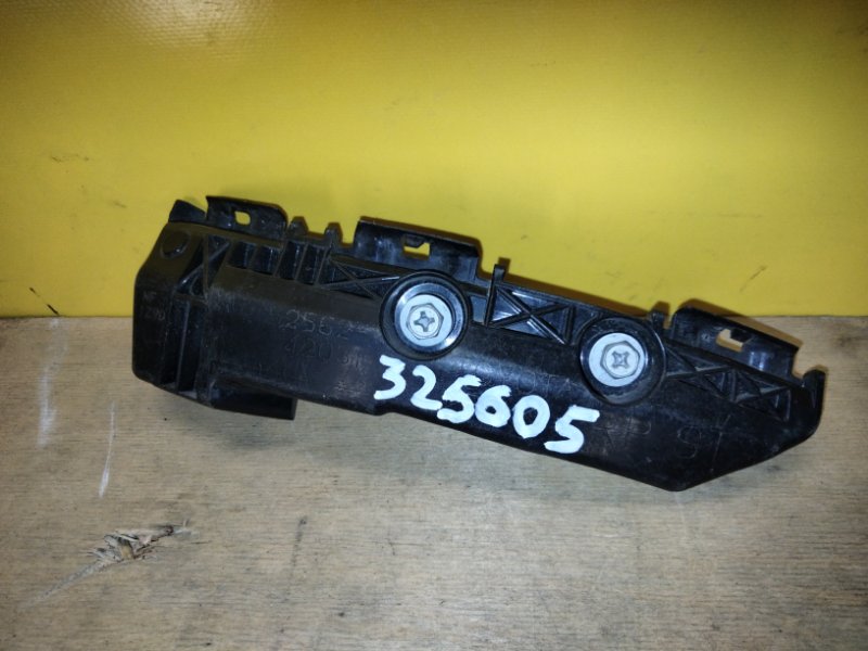 Кронштейн заднего бампера правый TOYOTA RAV4 05-12 5256242031 Б/У