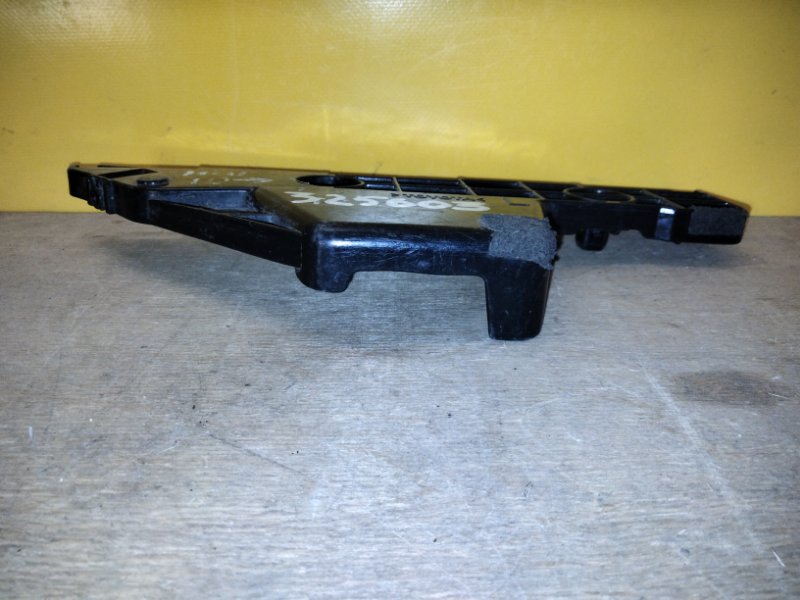 Кронштейн заднего бампера левый HIGHLANDER 07-13