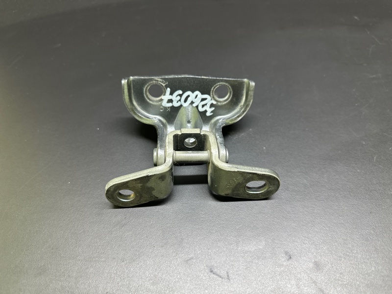 Петля двери верхняя задняя правая ELANTRA AD 16- 2017 AD 2.0 G4NH