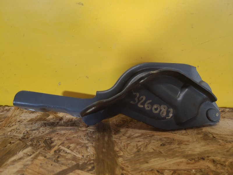 Запчасть петля капота левая HYUNDAI KONA OS 17-23 79110-J9000 Б/У Петля капота левая HYUNDAI KONA OS 17-23 79110-J9000 Б/У