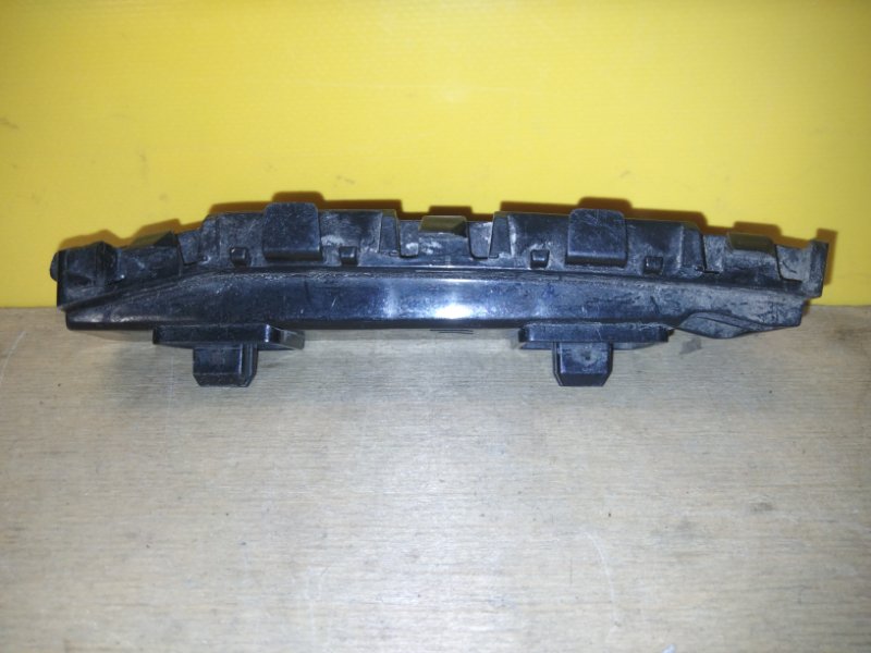 Кронштейн переднего бампера правый ACCORD CU8 / TSX 08-14