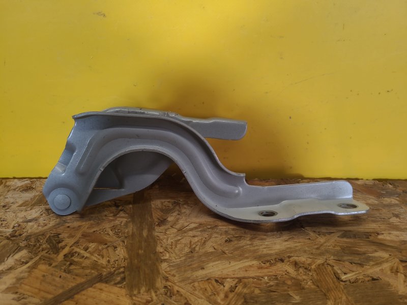 Петля капота левая HYUNDAI KONA OS 17-23 Петля капота левая HYUNDAI KONA OS 17-23