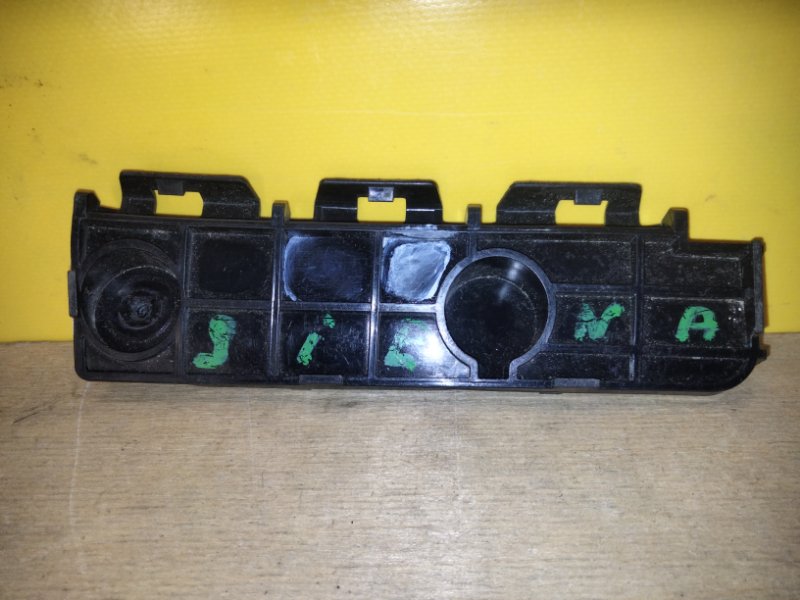 Запчасть кронштейн заднего бампера левый TOYOTA SIENNA 11-16 5215808010 Б/У Кронштейн заднего бампера левый TOYOTA SIENNA 11-16 5215808010 Б/У