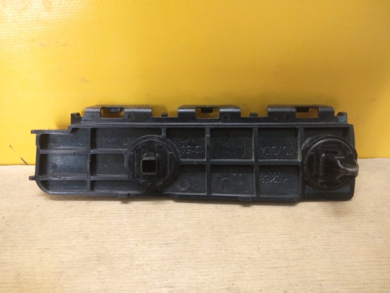 Кронштейн заднего бампера левый TOYOTA SIENNA 11-16 Кронштейн заднего бампера левый TOYOTA SIENNA 11-16