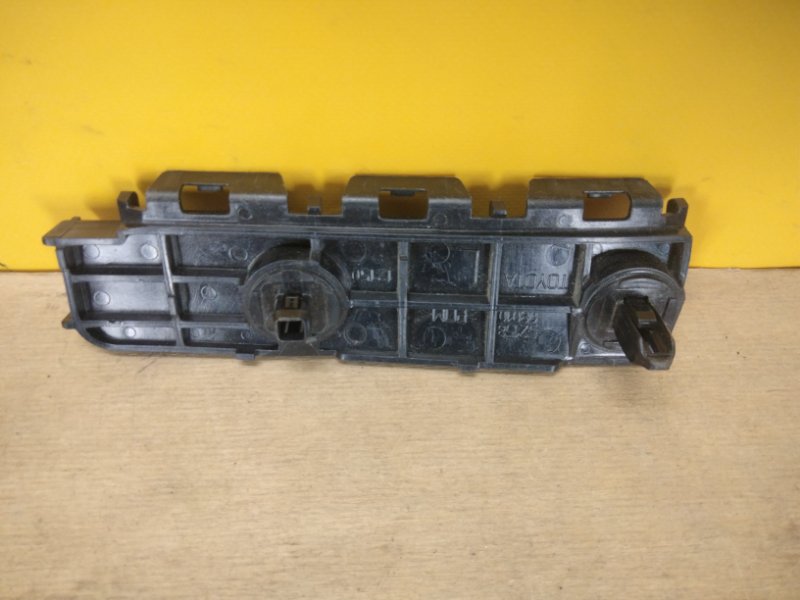 Кронштейн заднего бампера левый SIENNA 11-16 Кронштейн заднего бампера левый SIENNA 11-16