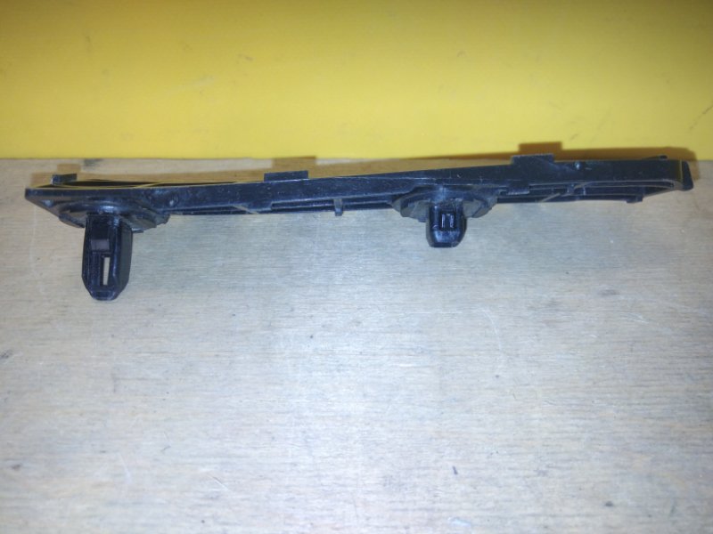 Кронштейн заднего бампера левый SIENNA 11-16 Кронштейн заднего бампера левый SIENNA 11-16