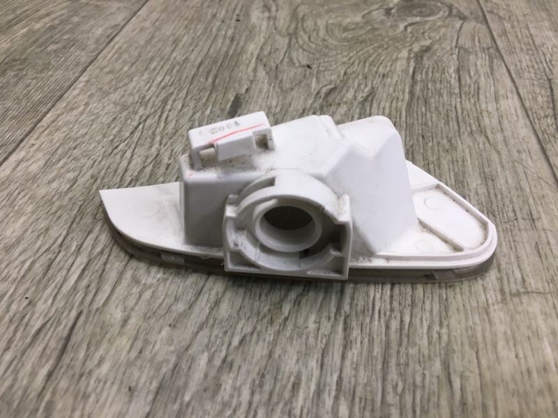 Повторитель поворота в зеркало правый LEXUS RX350/450 09-15 GGL10L 2GR-FXE 3.5L Повторитель поворота в зеркало правый LEXUS RX350/450 09-15 GGL10L 2GR-FXE 3.5L