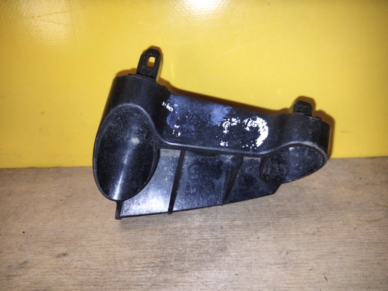 Кронштейн заднего бампера левый GS350 GS300 05-11