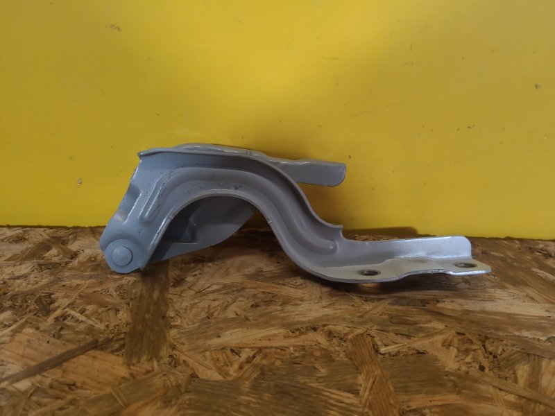 Петля капота левая HYUNDAI KONA OS 17-23 Петля капота левая HYUNDAI KONA OS 17-23