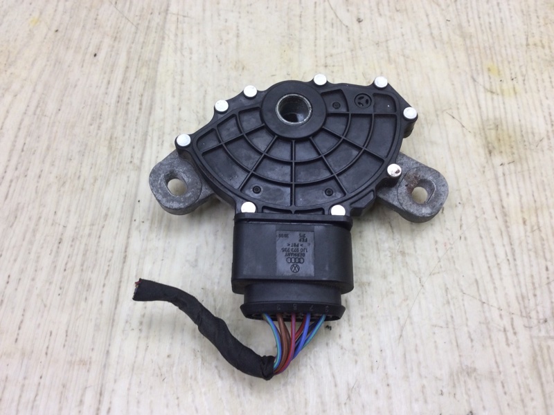 Датчик положения селектора АКПП CAYENNE 10-18 2011 4.8L