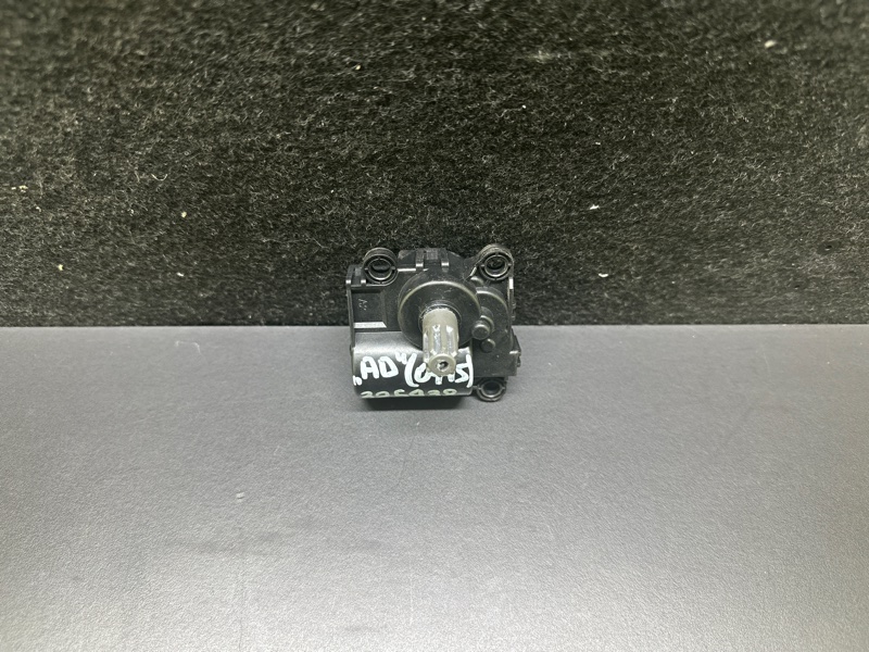 Моторчик заслонки печки HYUNDAI ELANTRA AD 16- 2017 AD 2.0 G4NH 97124-F2000 Б/У