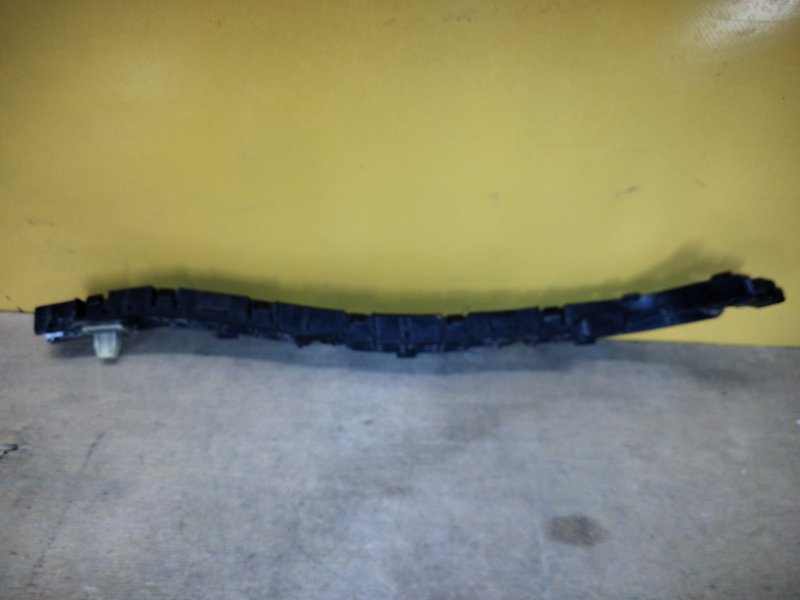 Кронштейн заднего бампера правый CRV 06-12