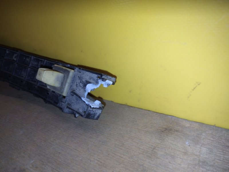 Кронштейн заднего бампера правый CRV 06-12