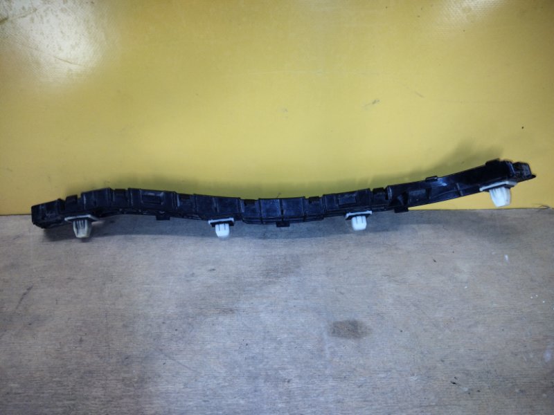 Кронштейн заднего бампера правый CRV 06-12