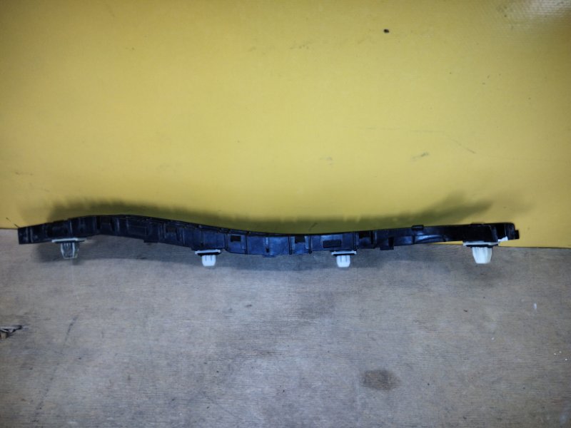 Кронштейн заднего бампера правый CRV 06-12