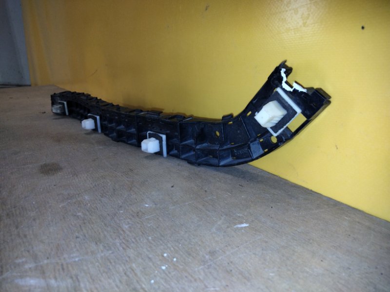 Кронштейн заднего бампера правый CRV 06-12