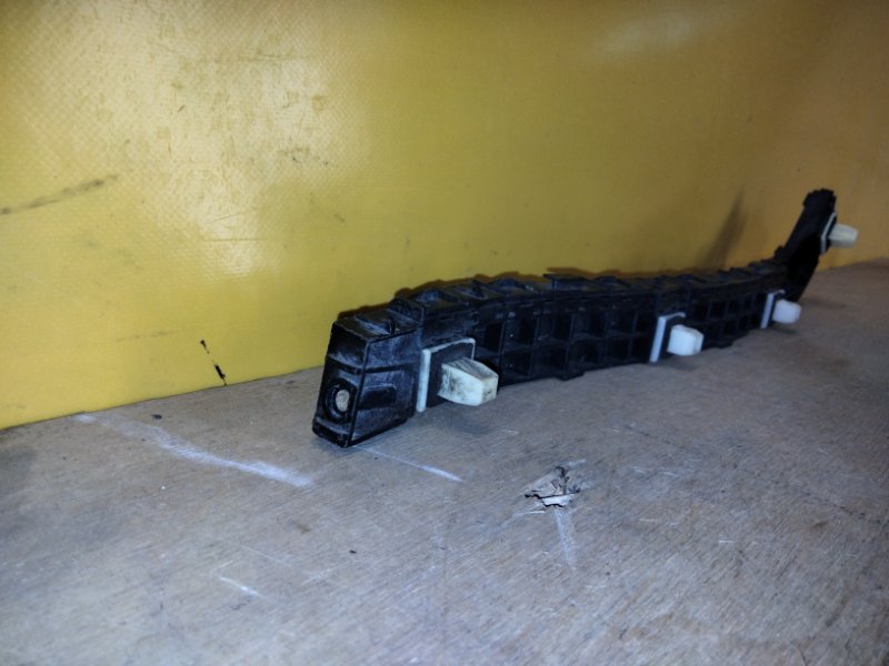 Кронштейн заднего бампера правый CRV 06-12