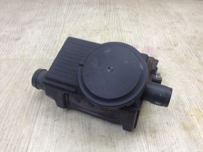 Клапан вентиляции картерных газов CAYENNE 10-18 2011 4.8L Клапан вентиляции картерных газов CAYENNE 10-18 2011 4.8L