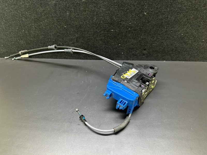 Замок двери передний левый HYUNDAI ELANTRA AD 16- 2017 AD 2.0 G4NH 81310-F2030 Б/У