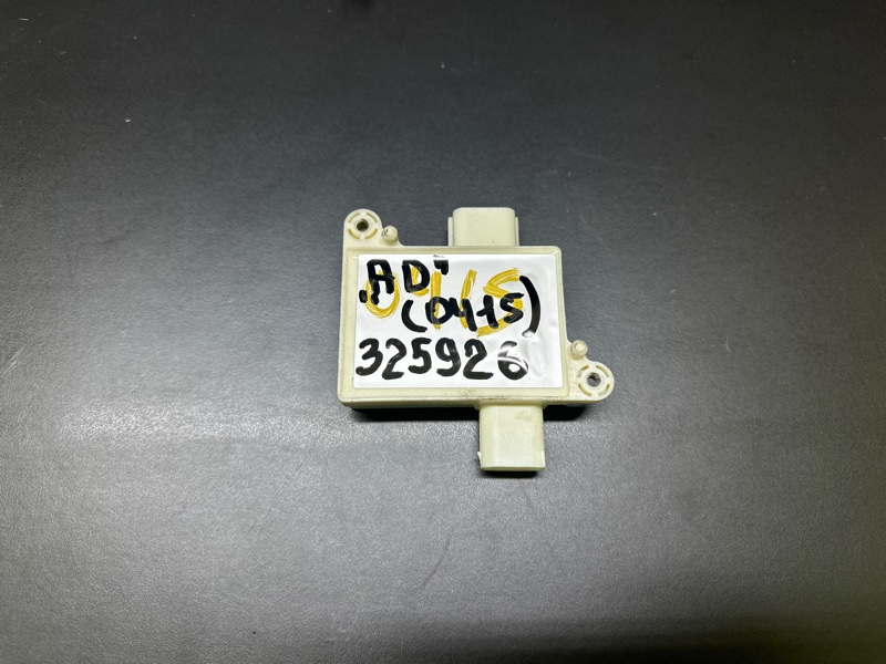 Датчик передний правый ELANTRA AD 16- 2017 AD 2.0 G4NH