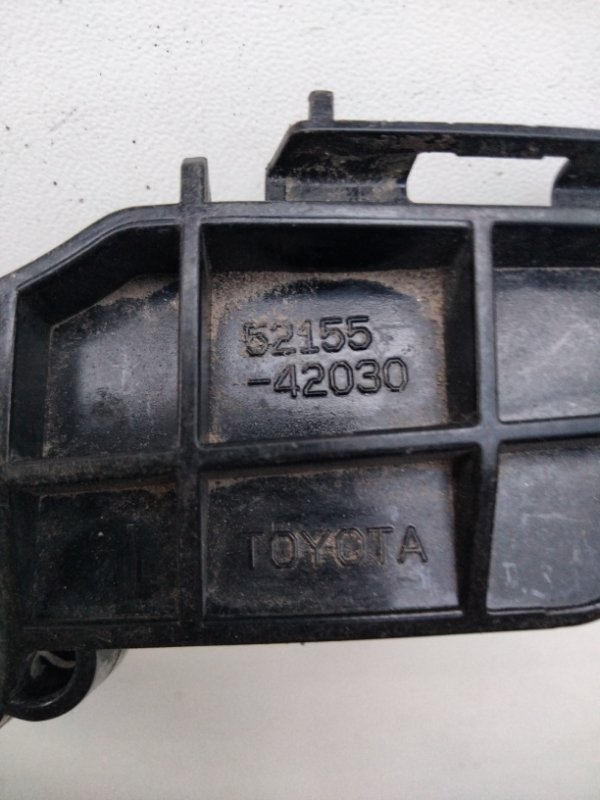 Кронштейн заднего бампера правый RAV4 13-19