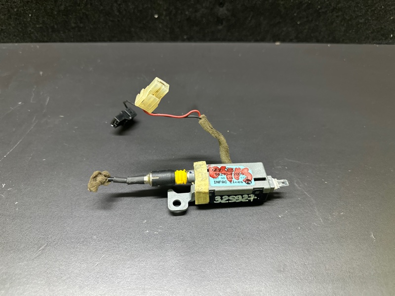 Усилитель антенны HYUNDAI ELANTRA AD 16- 2017 AD 2.0 G4NH 96270-F2000 Б/У