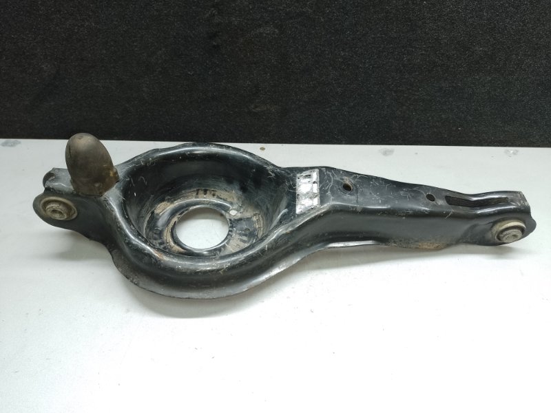 Запчасть рычаг задней подвески поперечный нижний FORD FOCUS 10-18 2018 2.0 C20HDEX BV6Z-5500-C Б/У Рычаг задней подвески поперечный нижний FORD FOCUS 10-18 2018 2.0 C20HDEX BV6Z-5500-C Б/У