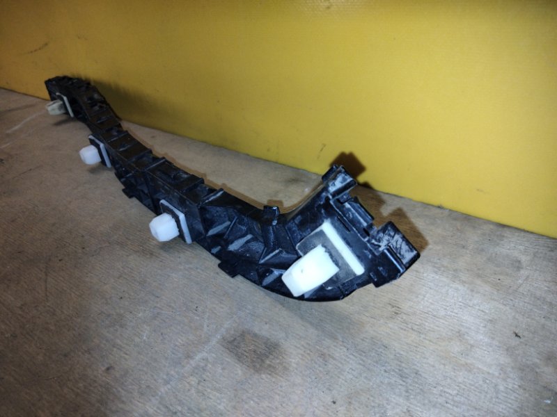 Кронштейн заднего бампера правый CRV 06-12